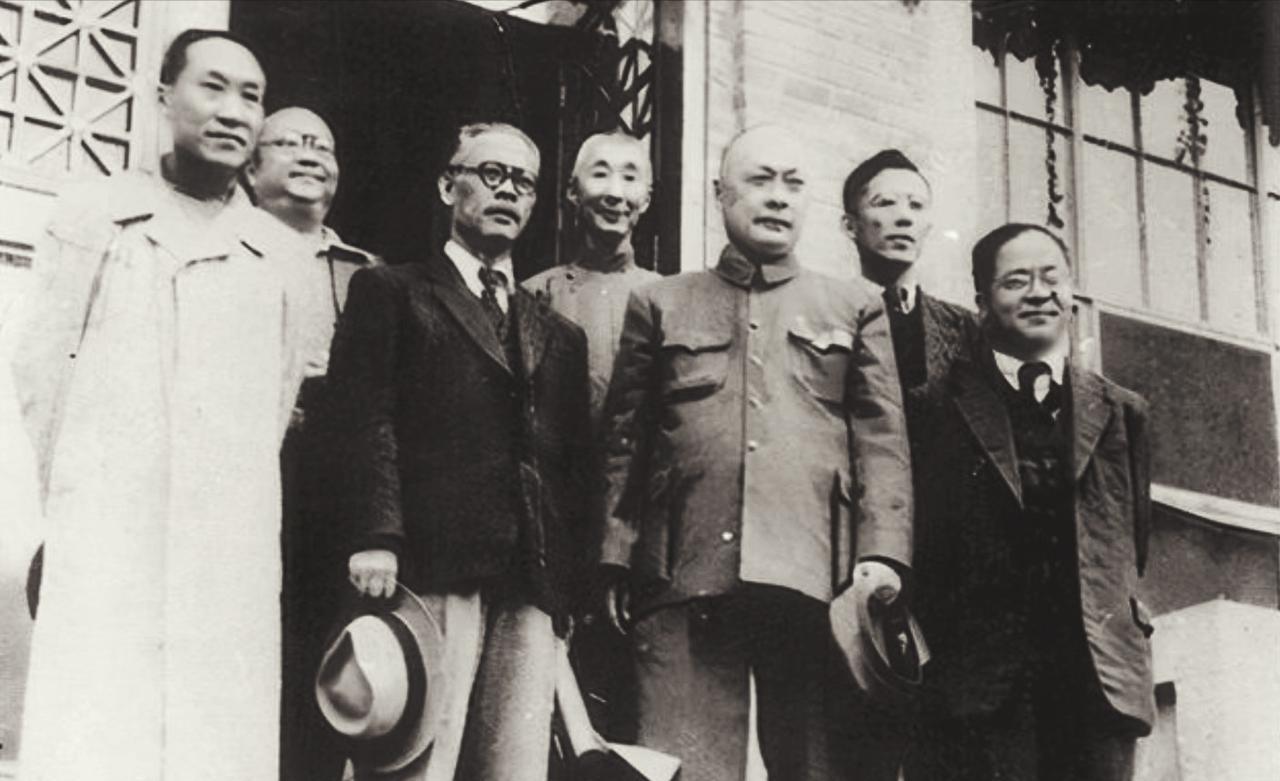 1953年，原国民党江西农业厅厅长萧纯锦被逮捕，即将被判处枪决。消息传来，陈老总