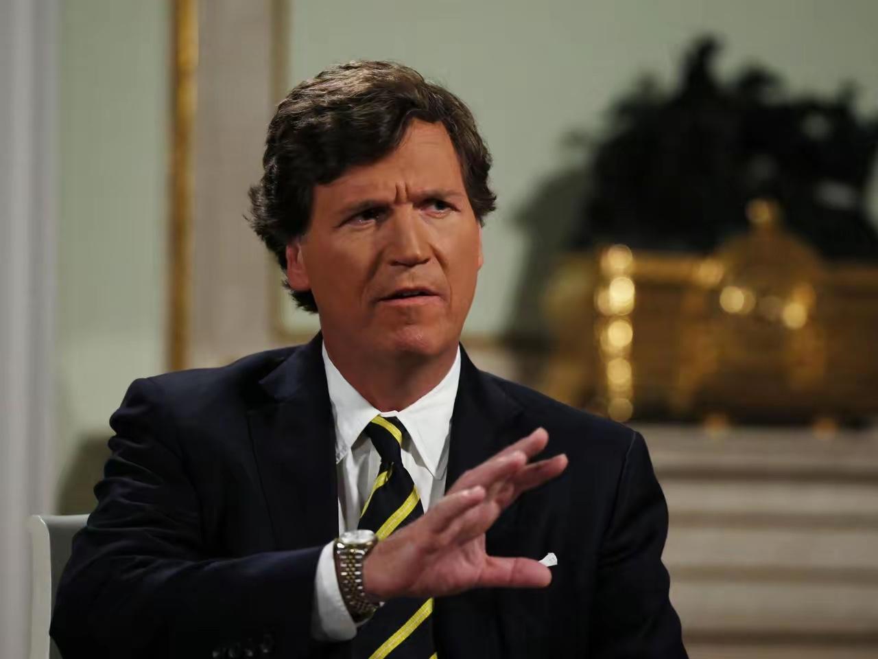 塔克·卡尔森最近在节目里差点哭出来，扔下一句话："我做梦都没想到，帝国的黄昏，会