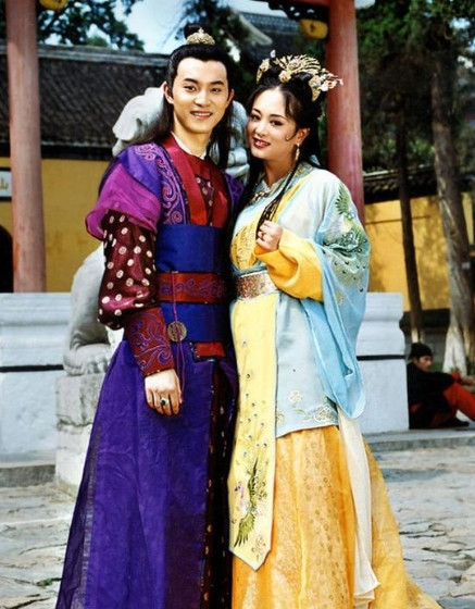 2000年，《上错花轿嫁对郎》剧组找到沙溢，希望他来出演剧中齐天磊一角，并且让他