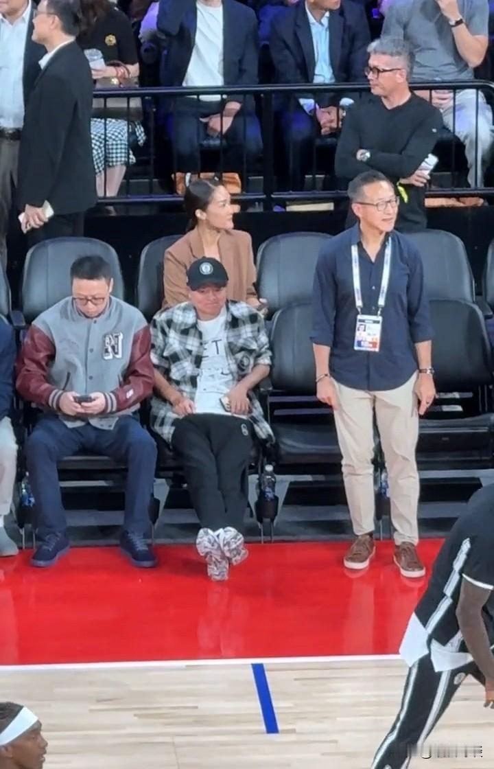 在马云面前，贝克汉姆都羞涩了！2025年10月10日的NBA中国赛澳门首站群