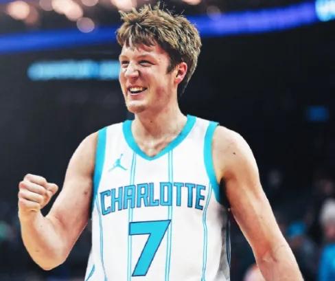 黄蜂要是进季后赛，他们会让任何对手喝一壶的。黄蜂在模仿绿军这题目上，拿到了满分