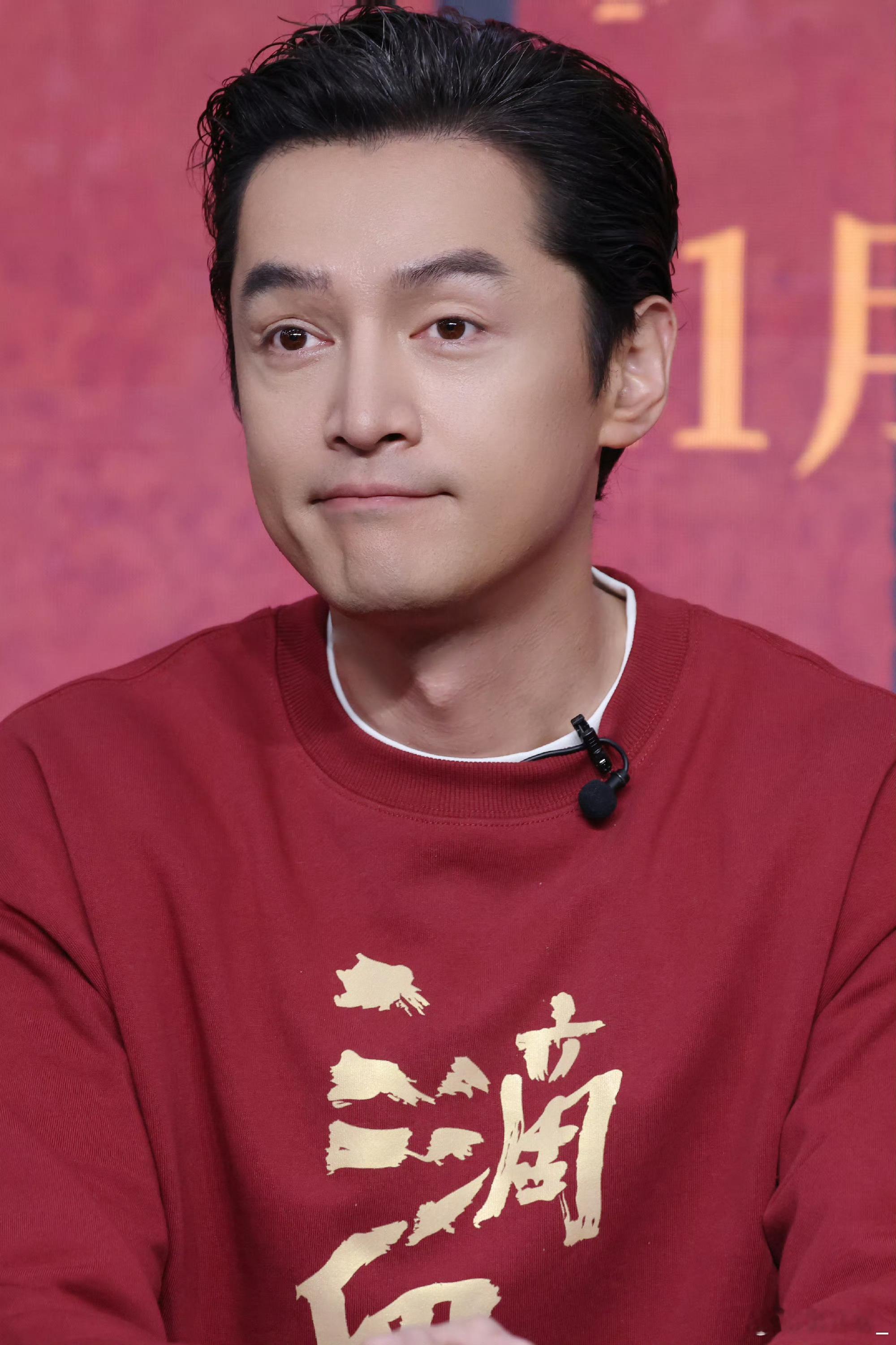 胡歌：剧里狠人，剧外萌人！《三滴血》里是掌控人贩暗语的“驯鹿”，现实解密互联网黑