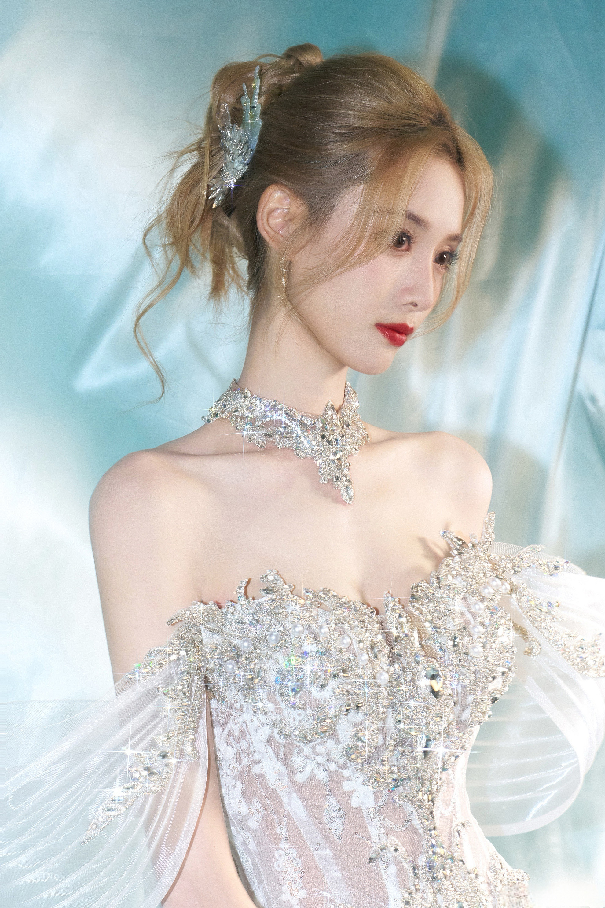 徐艺洋这套造型比婚纱好看附议！真的美过结婚时候穿的，东方美学完美拿捏，每一帧都是