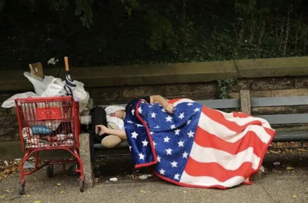 原来《知音》没有骗我们，在美国的流浪汉里，确实有人会弹钢琴，会画画，甚至还有人懂