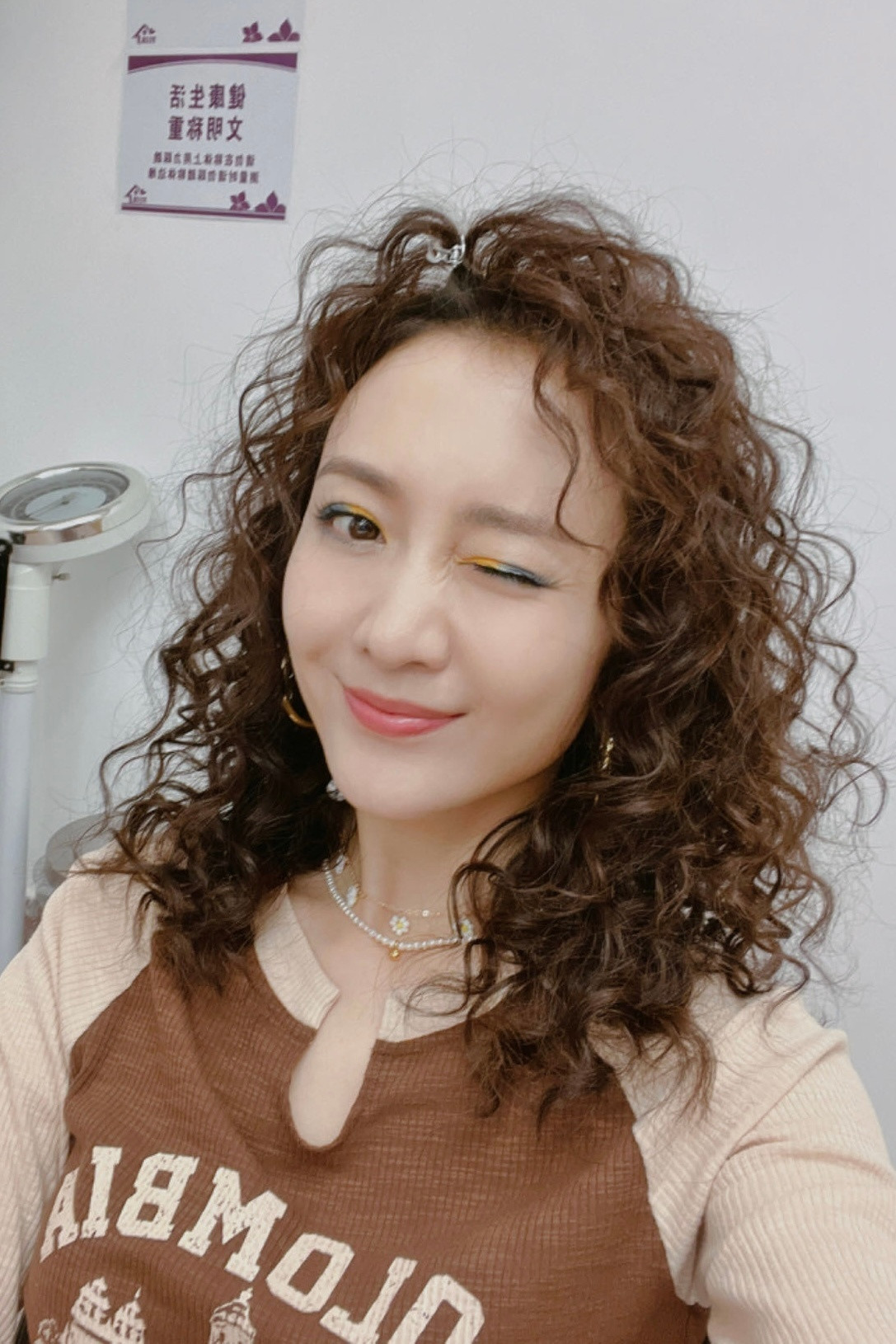 王鸥自拍组图，好漂亮的眼妆​​​
