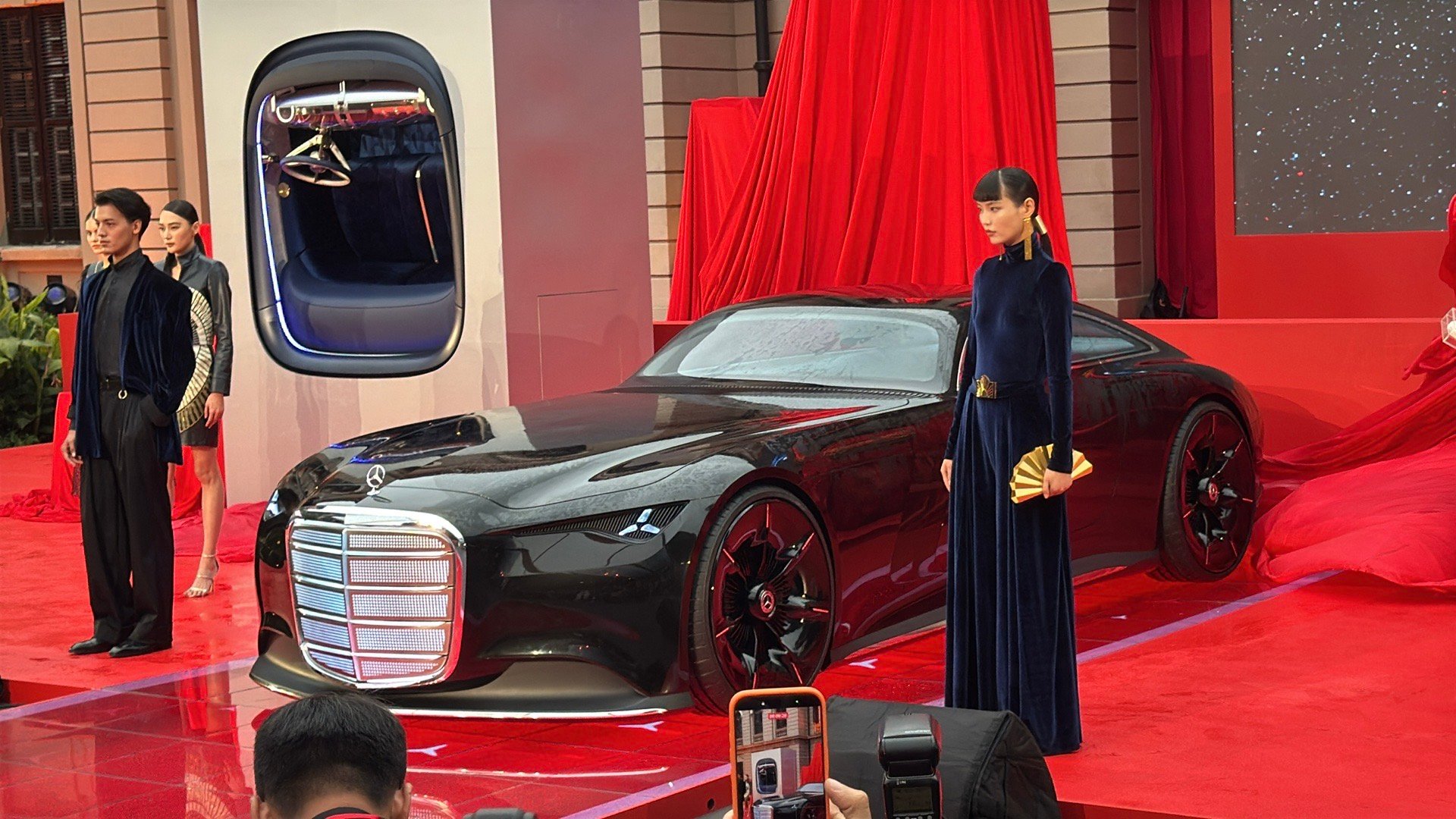 Mercedes-Benzvisioniconic奔驰新一代设计语言致敬格栅经