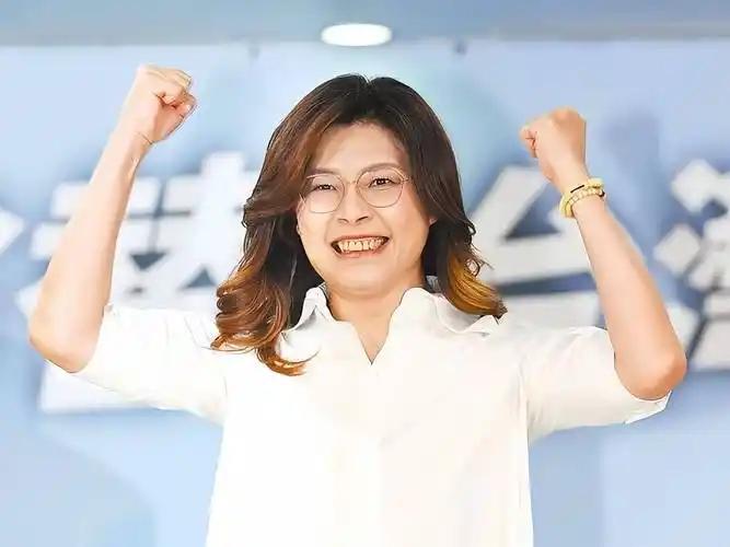 国民党主席郑丽文访问大陆行程公布后，在台湾地区引起了轩然大波，各方反应都不一样，