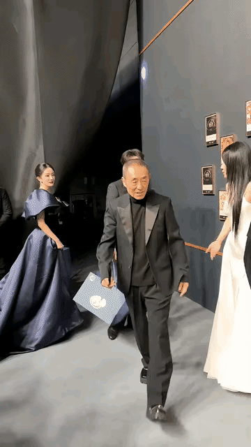 哪怕有杨幂在，还是被“二公主”姚安娜吸引了眼球，姚安娜真的越来越漂亮了，让人忍不