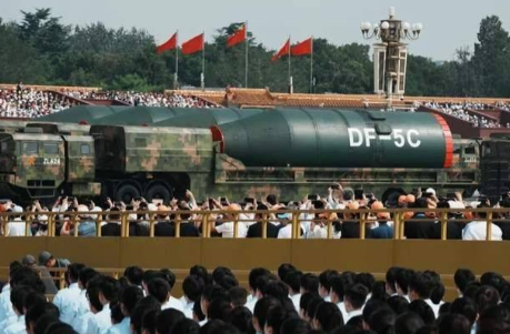 9.3阅兵有效果？美国众议员时隔6年后首次正式访华，或为特朗普打前站据多家外