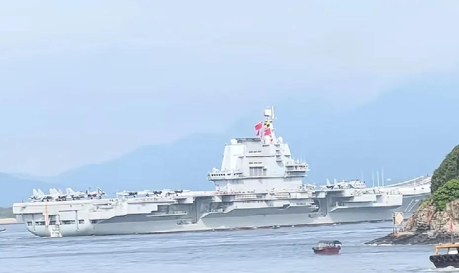 这次访问香港的山东号航母战斗群实力有多强？简单说就是仙人之上一换一，仙人之下我无