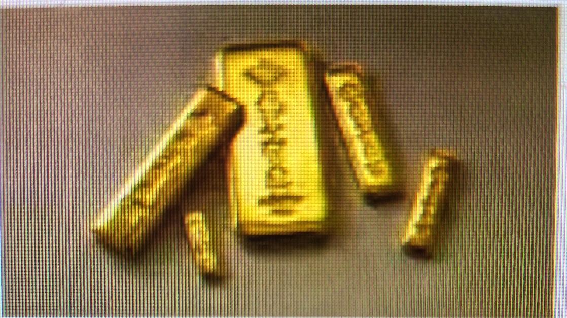 黄金能成为硬通货，原因可不少。首先是稀缺性，它本就来自宇宙中中子星碰撞这种极端场