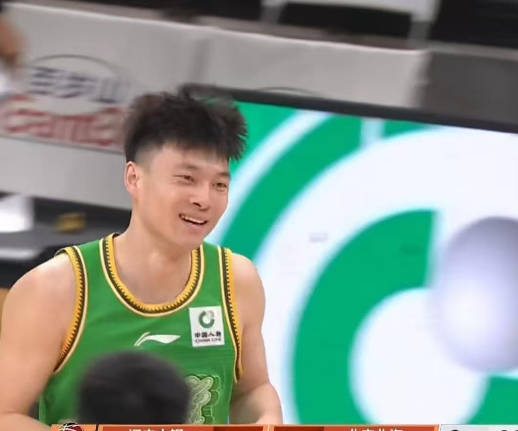 辽宁83-93不敌北京，看看到底是谁拖了球队的后腿：拖后腿球员：1. 哈维