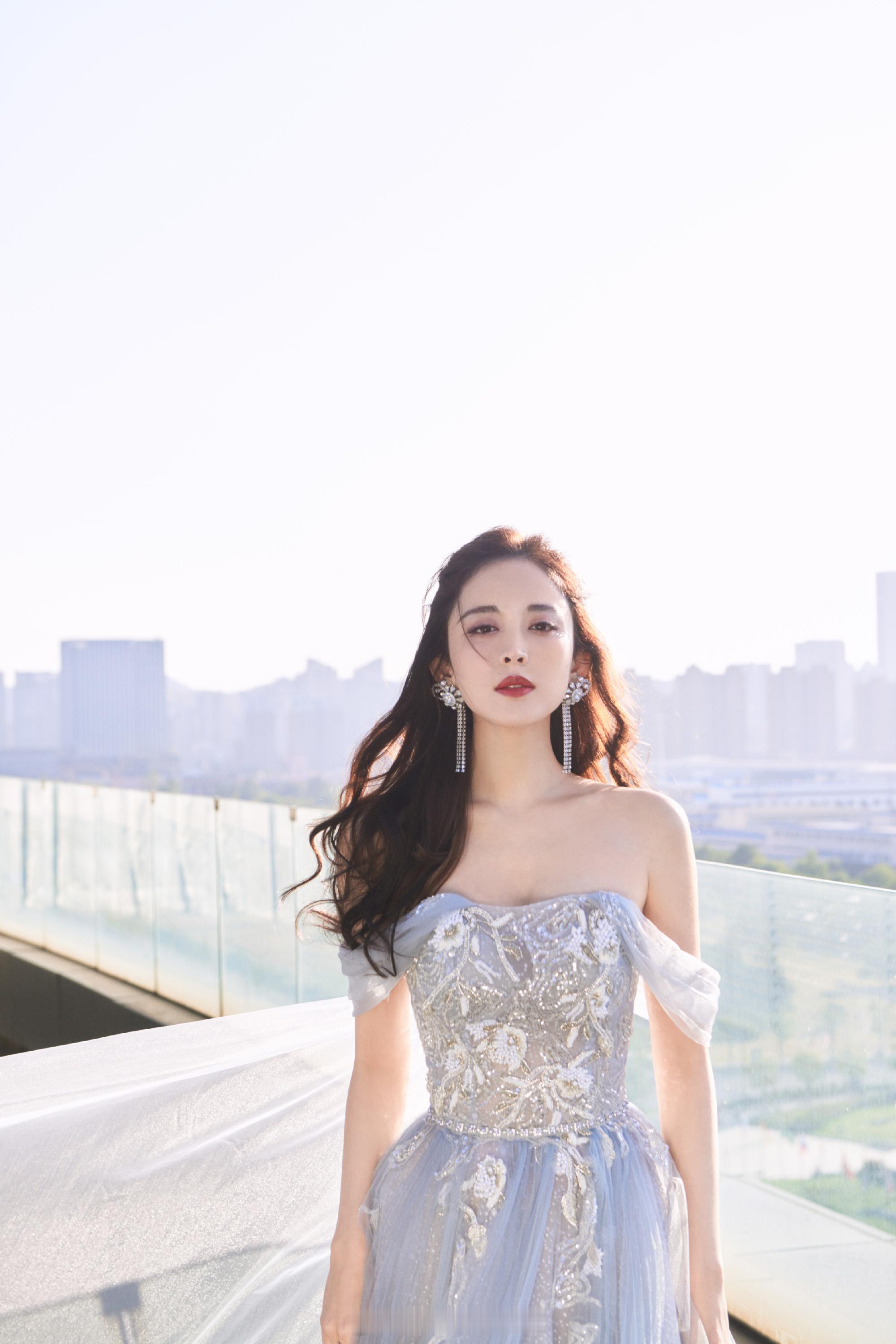 古力娜扎酷美风格写真大片