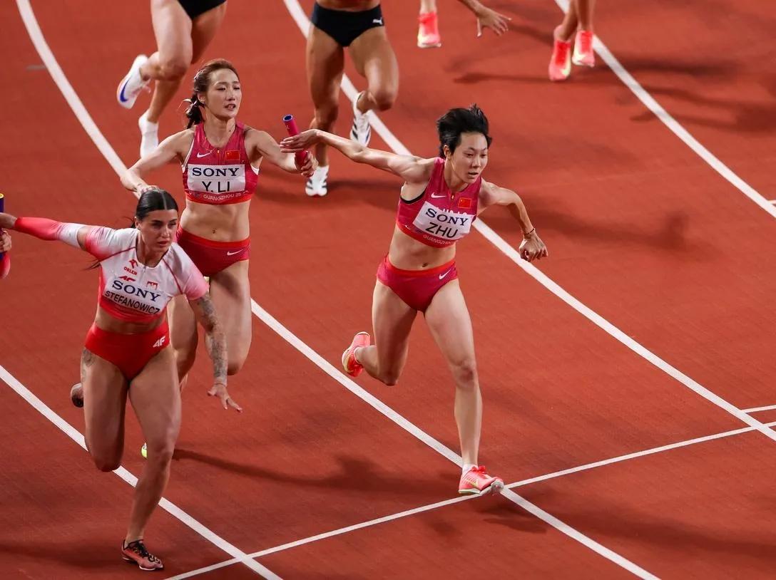 中国夺得女子4×100米接力金牌!5月31日，在2025年田径亚锦赛女子4×