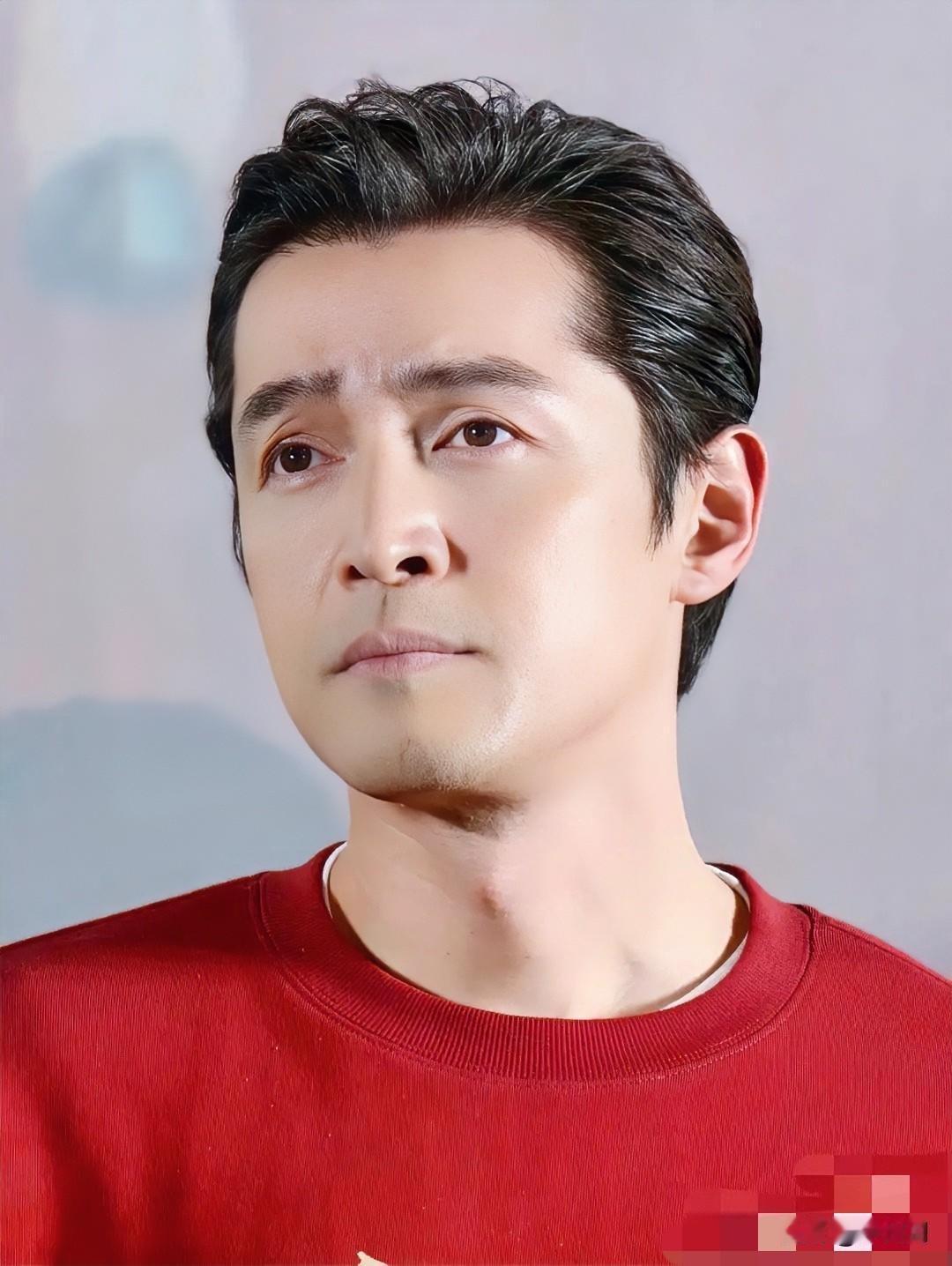 发现没？胡歌现在最大的问题不是过气了，也不是娶了助理，而是他永远都不