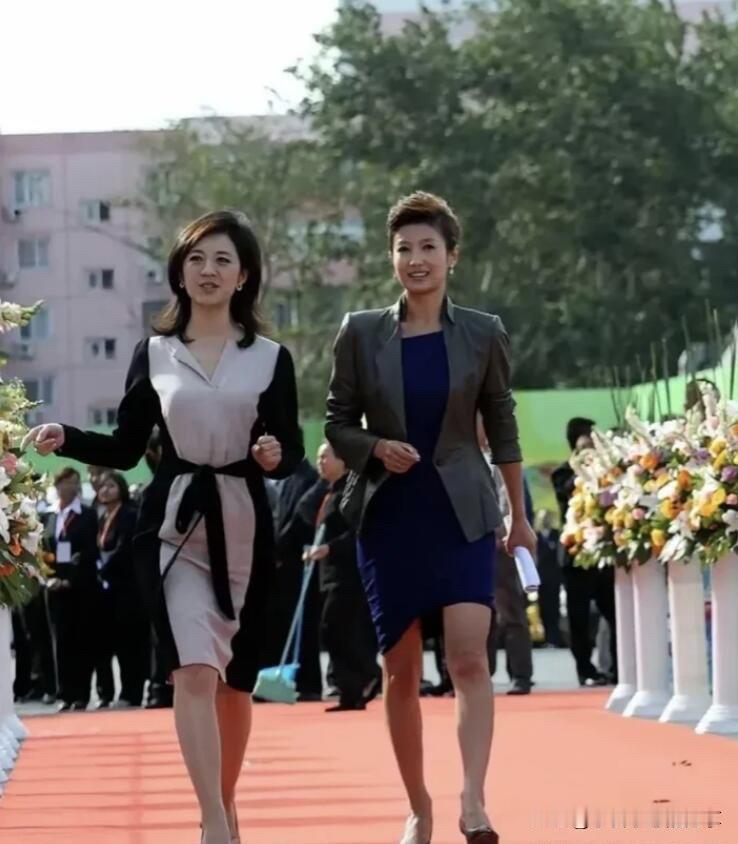 虽然许戈辉比春妮矮了一点，但她气质高雅，看着依旧是美了，这么多年过去了，颜值还没