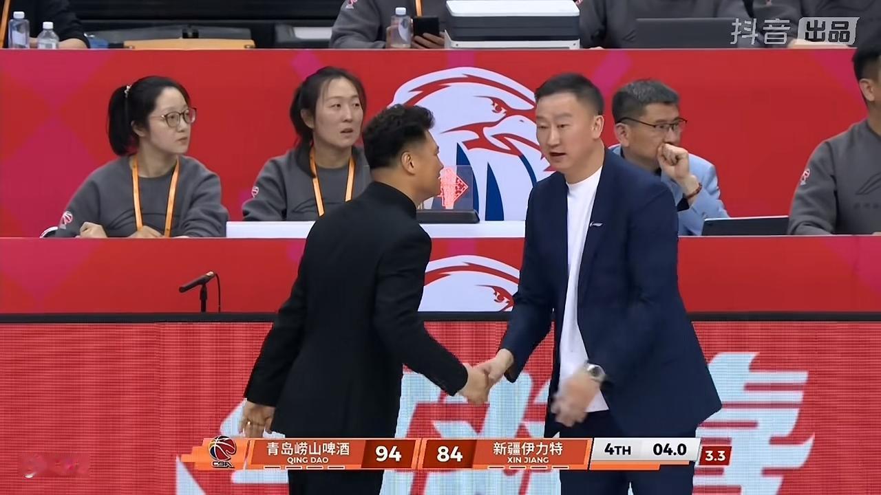 输了！最后一场比赛还是输了！在刚刚结束的新疆飞虎男篮客场挑