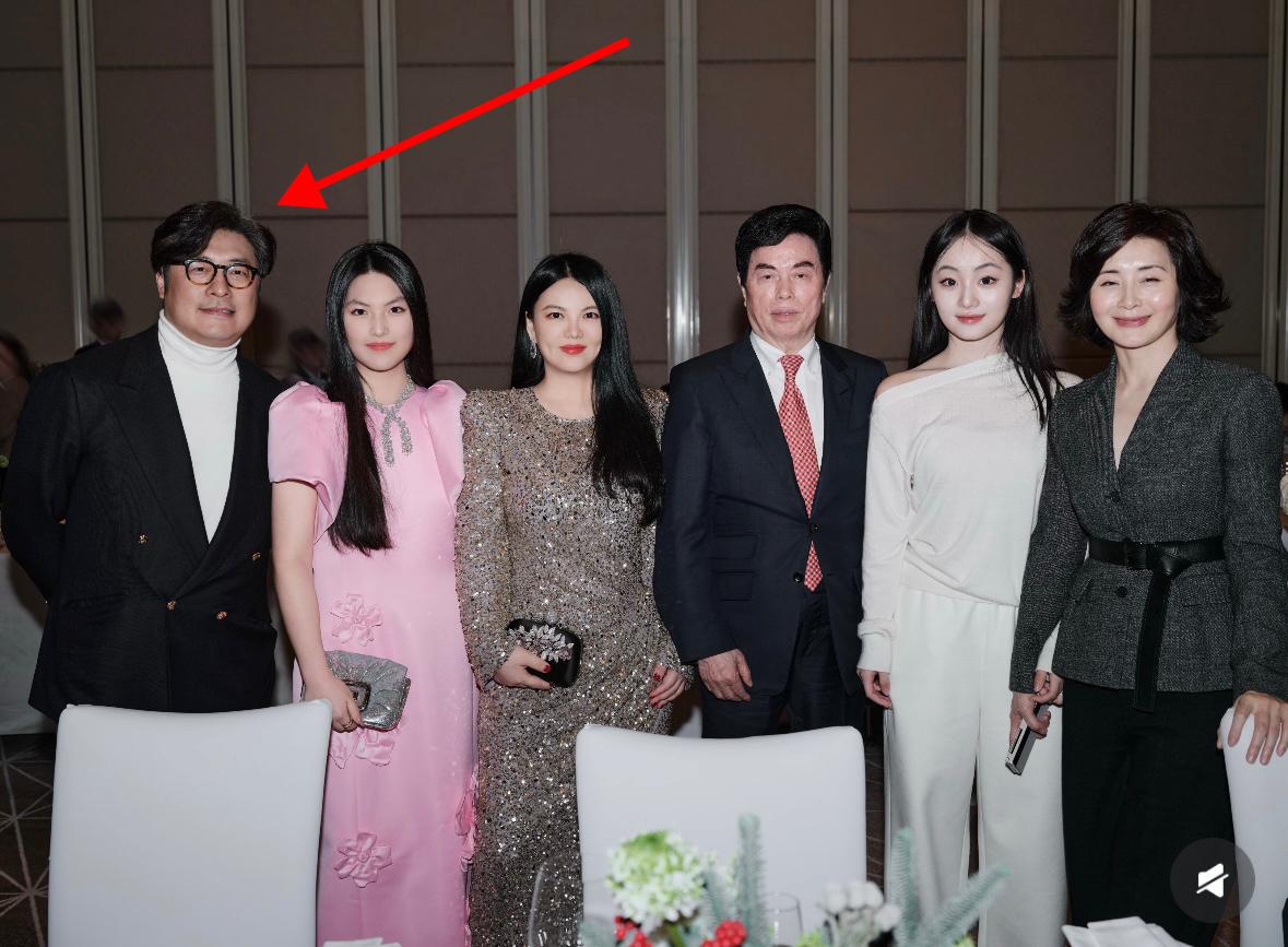 这个娱乐圈我最想不明白就是李湘了她明明不缺钱，还是只有一个女儿，为什么还能和