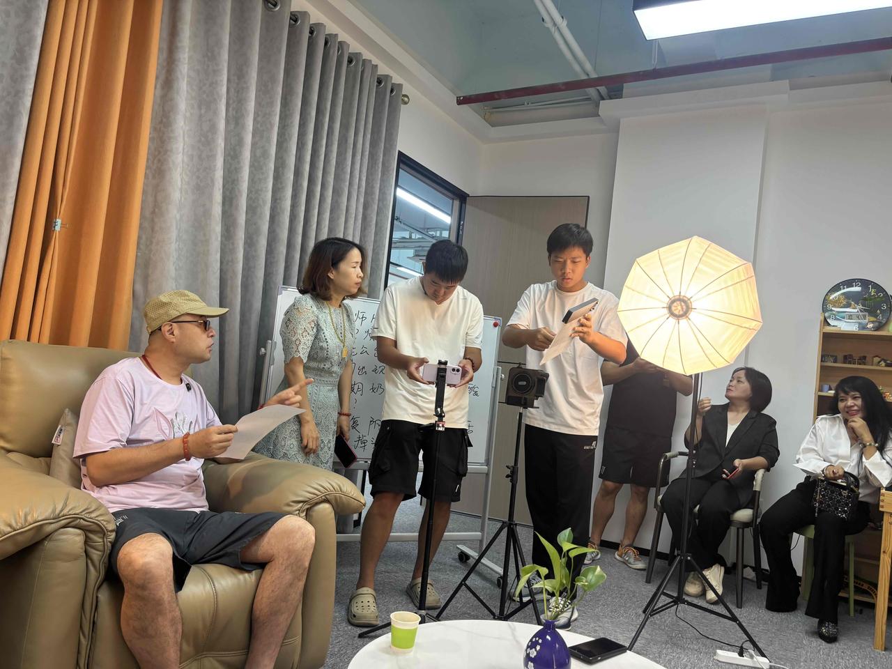 10月4号弟子班实践密训自媒体代运营与行业趋势研讨：1.新时代职业选择高度
