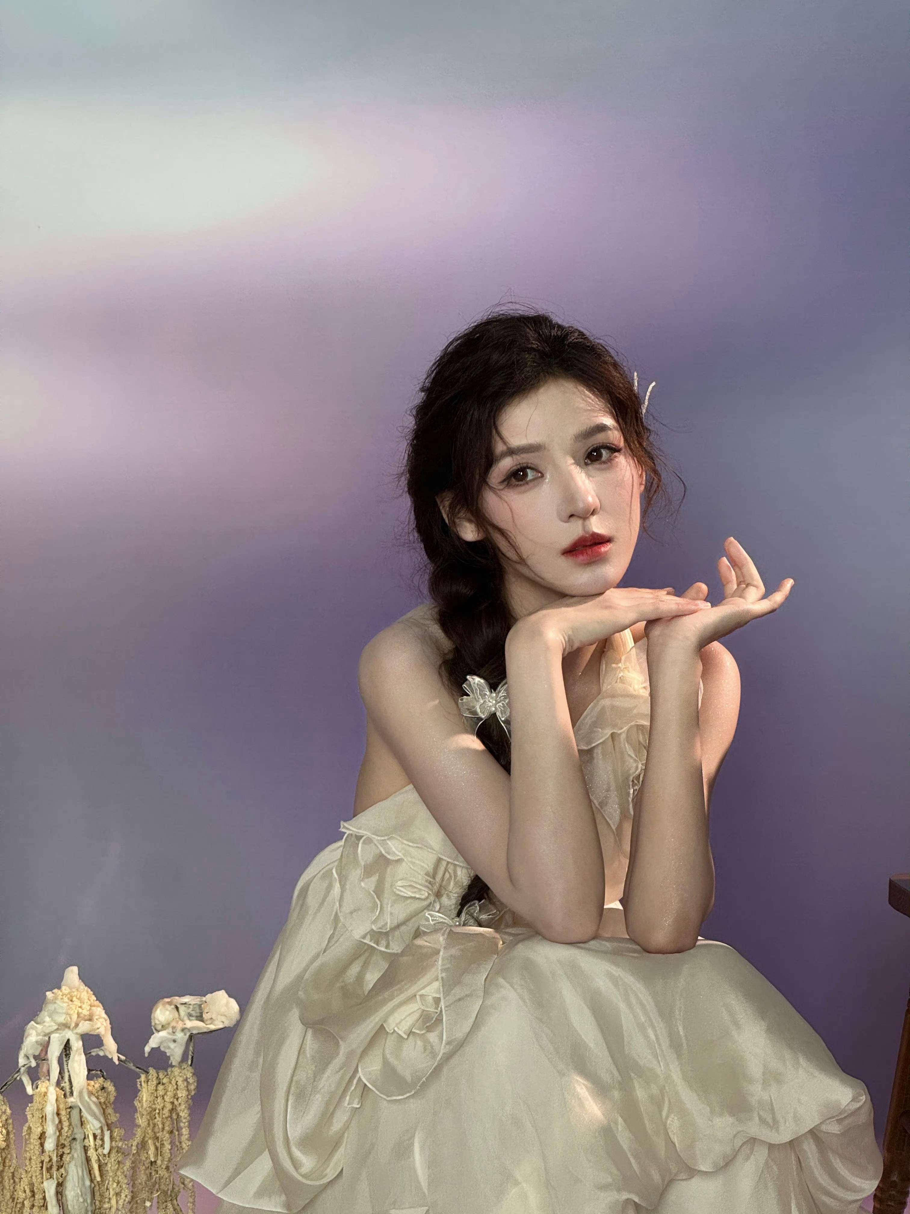 张予曦舞台白裙氛围感张予曦网红的模样