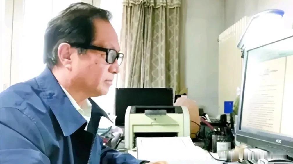 汉字不能被毁灭！美国人在发明电脑的时候，压根就没想过要使用把汉字输入法。198