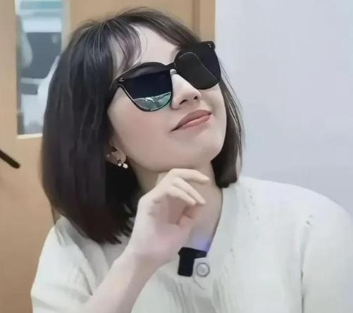 医院炸锅了！曾琦医生绯闻不断！比明星的花边新闻还多！曾琦医生停诊了。