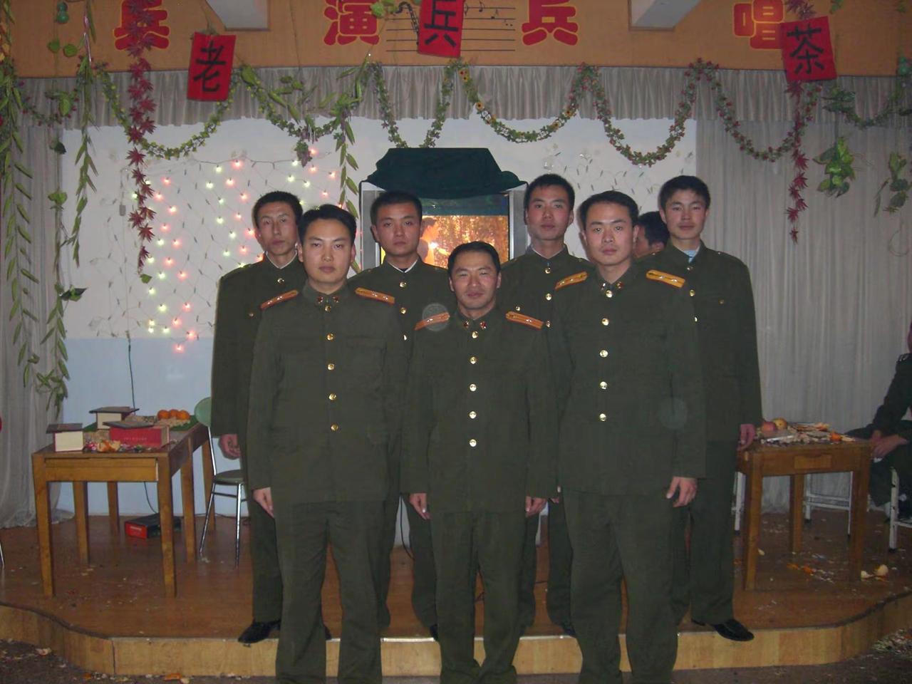 怀念军旅生涯十八年前的今天！！！