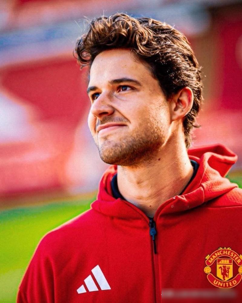 12月10日曼联新闻🔴⚪️⚫️最近这波消息看下来，大概就是曼联在转会、比赛