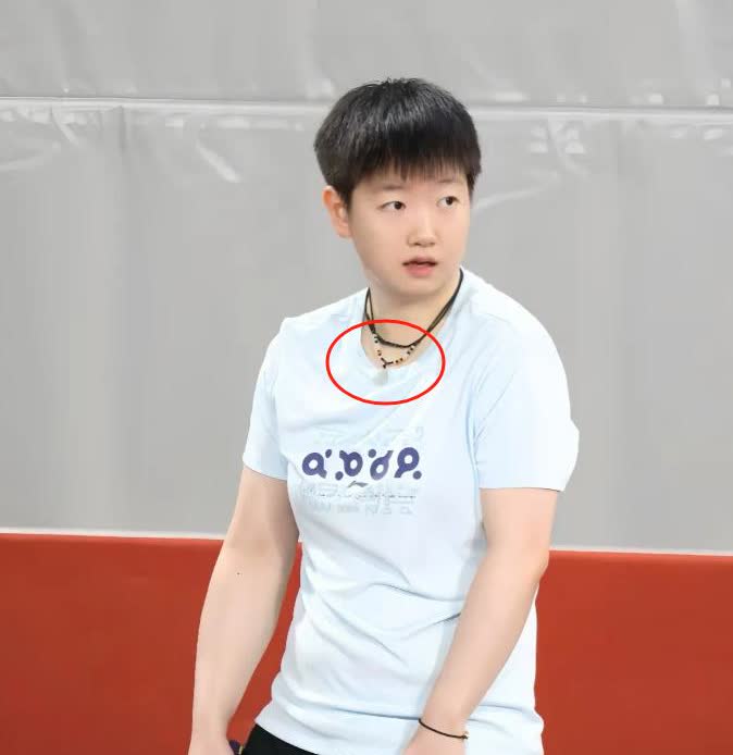 孙颖莎这个人太抠了我真的猜不透她你说她赢那么多奖金，啥也不买，而