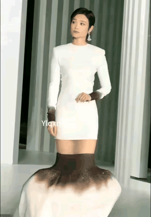 有人不解“李宇春”是扫马路的吗？为了出场博眼球，这女人也是拼了！但是网友们觉得，