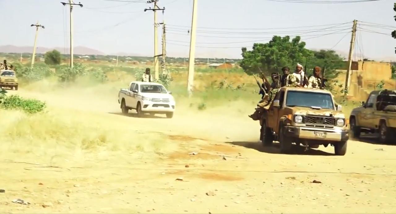 为了社交媒体博取眼球，竟然假逮捕他！阿联酋支持的快速支援部队高级指挥官法提赫·阿