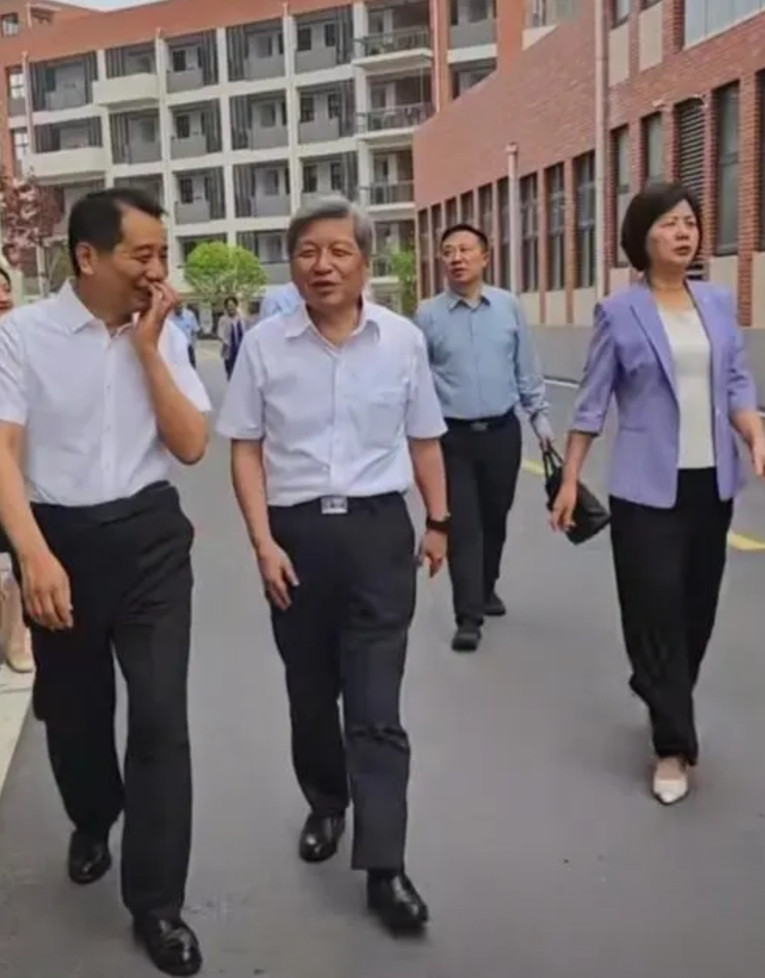 福耀科技大学河南第二站，信阳高中王树国从哈尔滨工业大学校长到西安交通大学校长再到