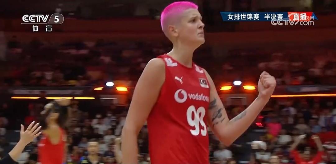 “海绵宝宝”还是扛不住土耳其的长枪短炮！2025女排世界锦标赛，土耳其女排与日