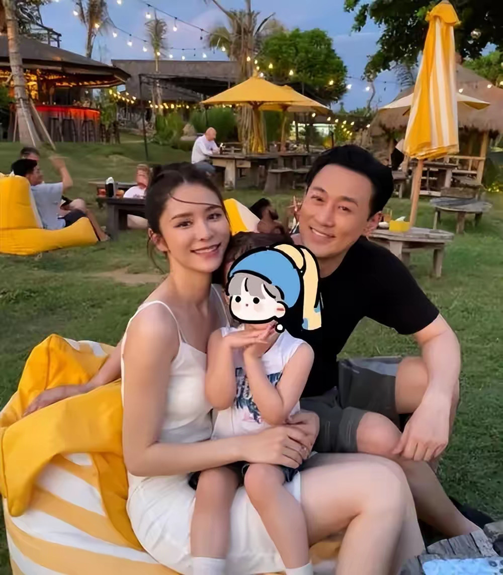 我的个妈呐！我在泰国普吉岛碰到的一家三口是谁？老了，真的老了，叫人看得都移不开眼