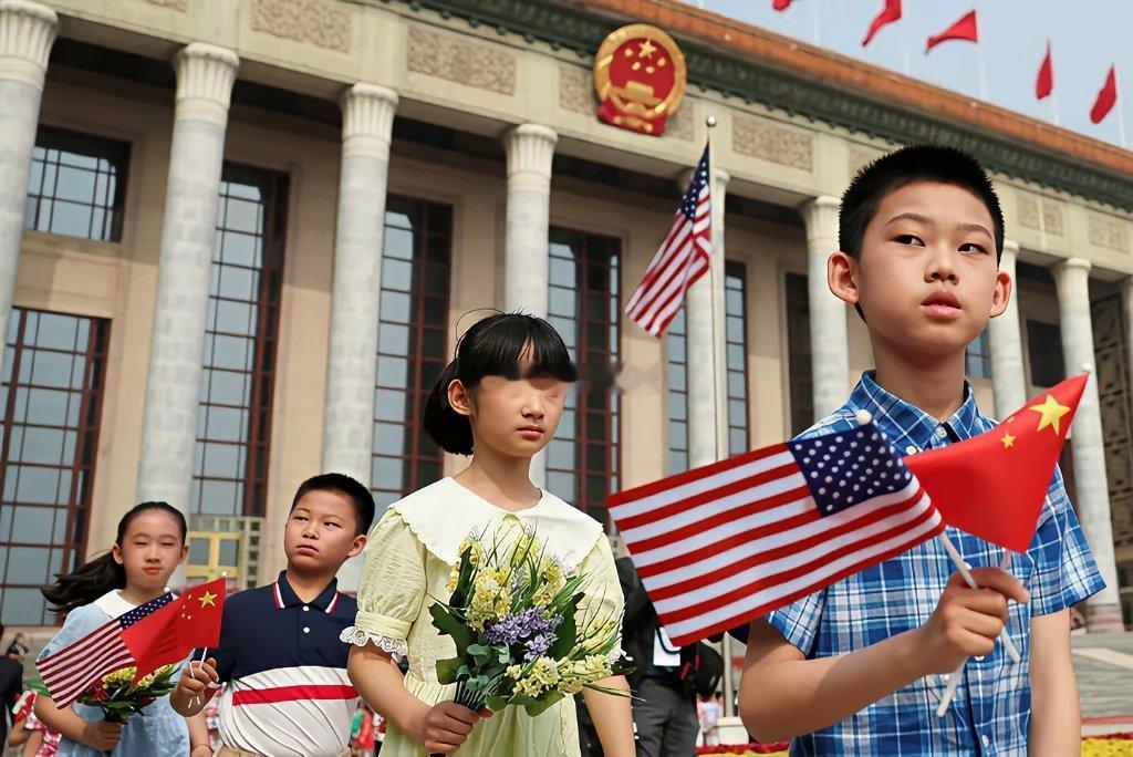 被路透社记者用镜头记录下的中国青少年应该是这场外交盛宴的功臣
