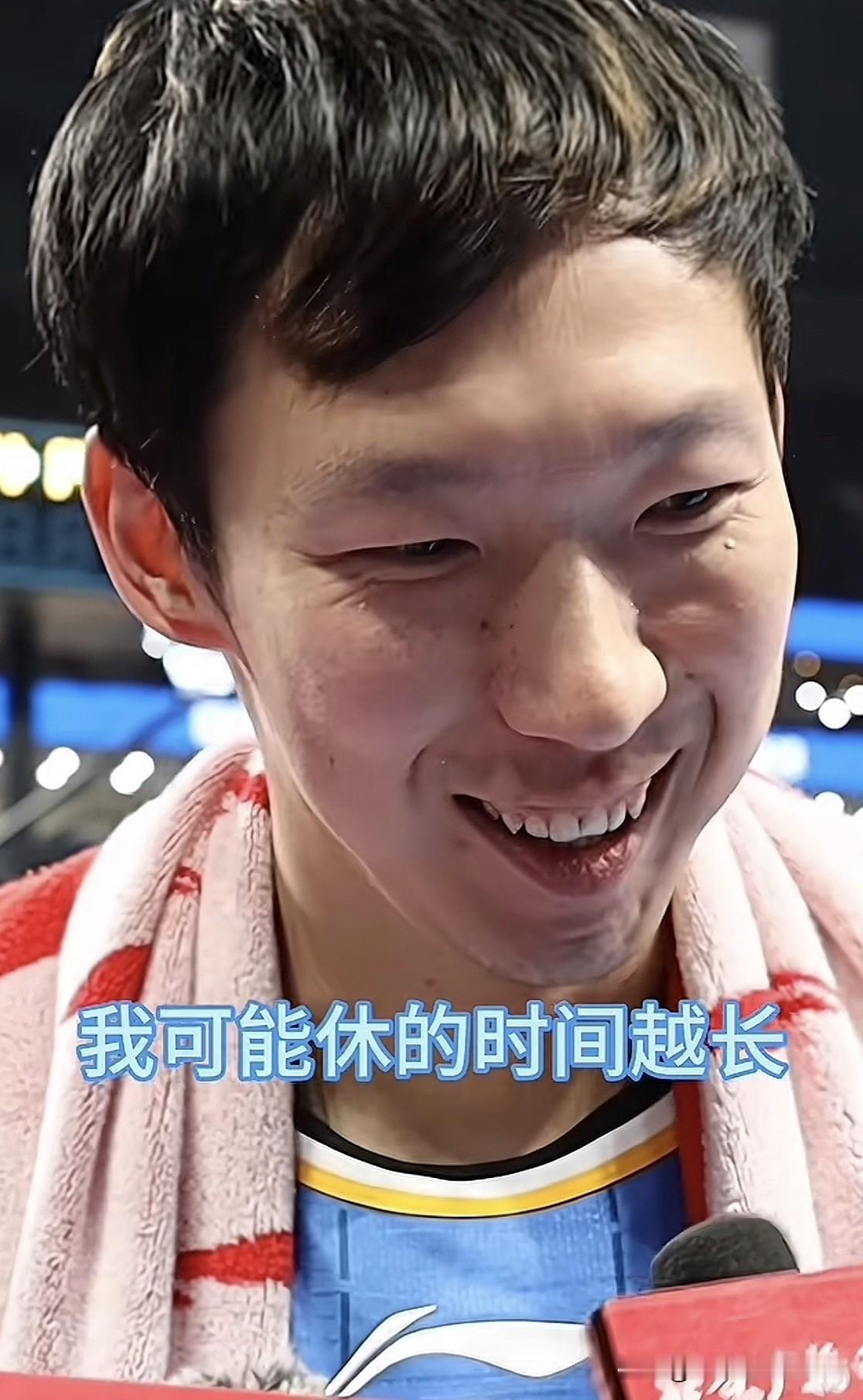 周琦：“麦基来了之后，其实他在场上的作用取决于我在场下休息的时间，所以他可能打的