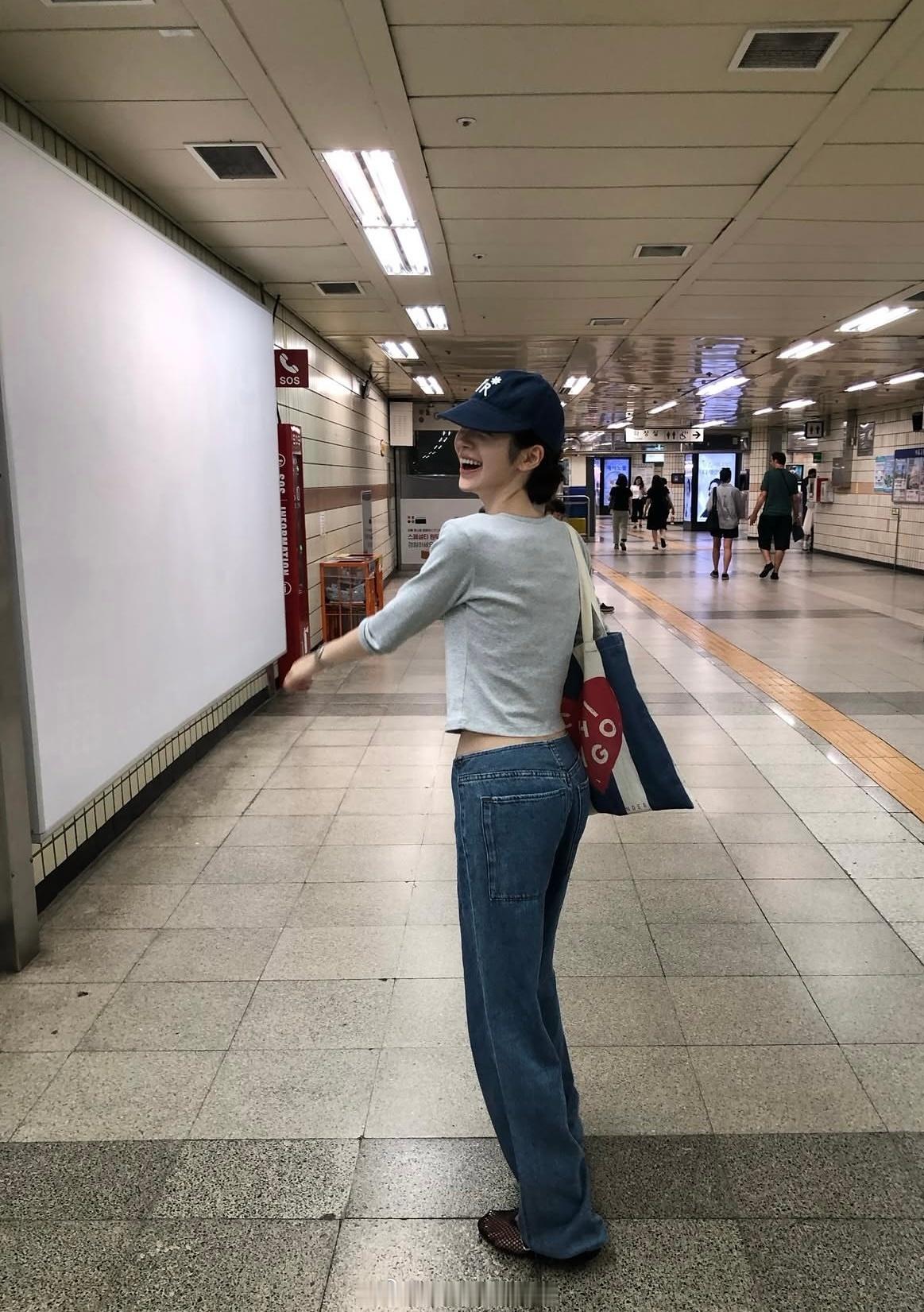 穿搭分享连续更新第2903天韩国时尚女生日常搭配韩系穿搭超能新星汇新星v计划开