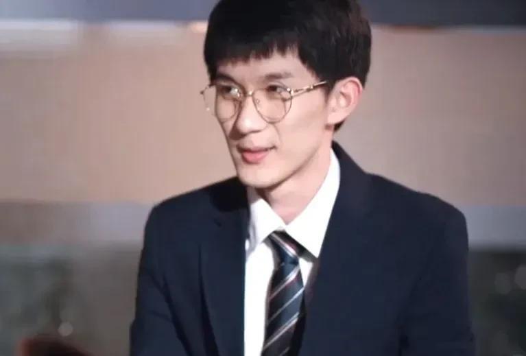 《利剑玫瑰》大结局有两点:一个意料之外，一个情理之中，从剧中被拐卖孩子的命运