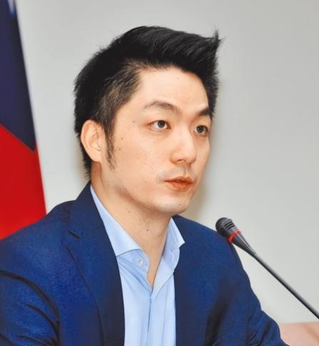 邱毅说，台北市市长蒋万安曾宣称，如果大陆继续在台海进行军机绕台和军演的话，他就要