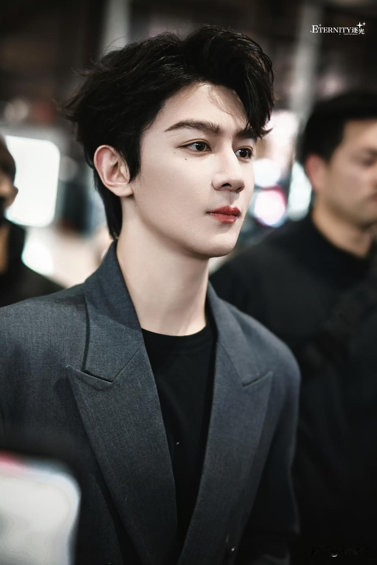 夏之光自曝血泪童年：被父拉黑、被妈打到怕，舞台光鲜全是假象！在亲子综艺里