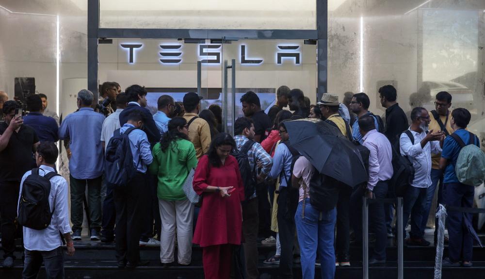 特斯拉最近在印度栽了个大跟头。这家在全球叱咤风云的电动车企，到了印度却水土不服，