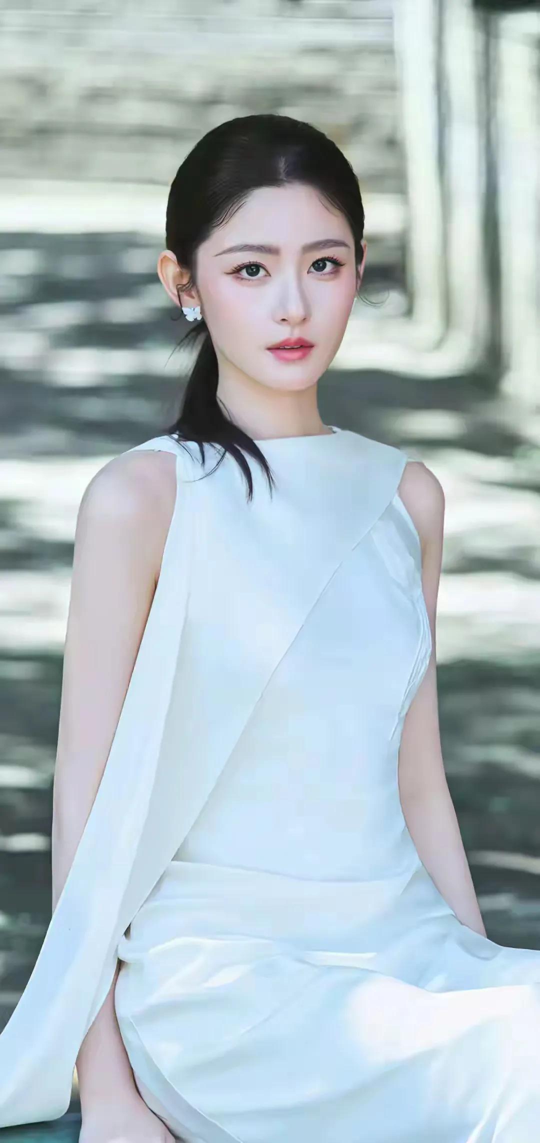 什么样的女人让男人看了就心动男人心动的表现顶级魅力女人美女标准