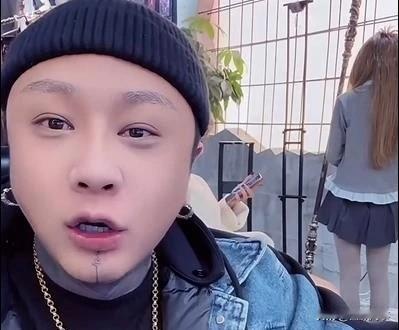 方丈对话杜凤，要停播休息去酒店“冒汗”解乏！今晚方丈直播