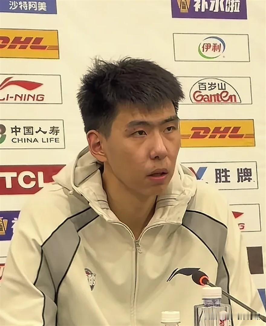 徐昕感谢主教练米切尔，一字不提杜锋！CBA常规赛第十八轮，广州主场112:1