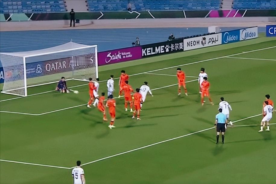 就该这么踢？看过昨晚中国U23男足比赛的球迷大都这么认为，特别是看了后20分钟比