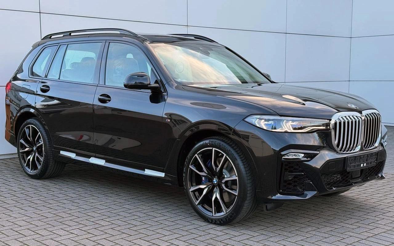 在宣布退出俄罗斯市场近四年之后，BMW以一种迷雾重重的方式，回到了俄罗斯消费者的