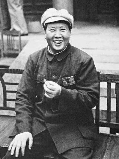 毛泽东一生极少摸枪，为何能统帅千军万马打赢解放战争？ 1911年辛亥革命爆发
