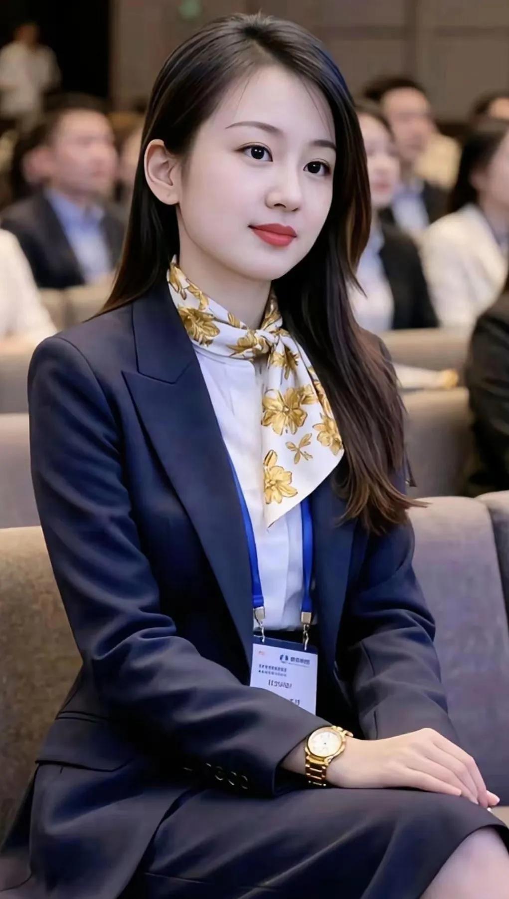 常言道，女人美在气质，此言不虚。气质彰显着一个女人的修养，是文化涵养与审美能力的