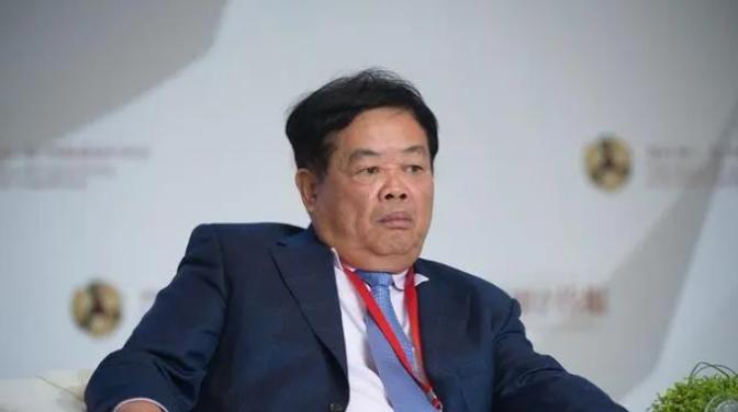 亿万富豪曹德旺将自己名下财产160亿全部转入妻子账户，叮嘱妻子：“这些财产在咱们