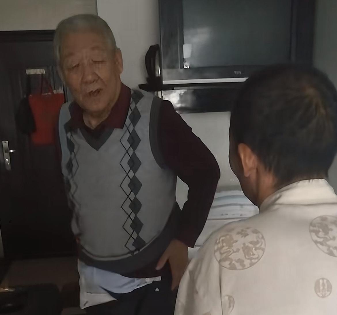 曝97岁“两弹一星”元勋孙家栋现身惠州理疗，疑似腰部有问题！打扮朴素，仍能自行